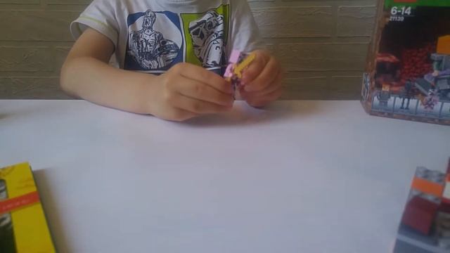 Конструктор LEGO Minecraft 21139 Бой в Подземелье смотреть онлайн