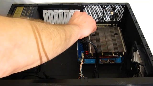 Fractal Design Node 605 Component Installation at HiTechLegion.com смотреть онлайн