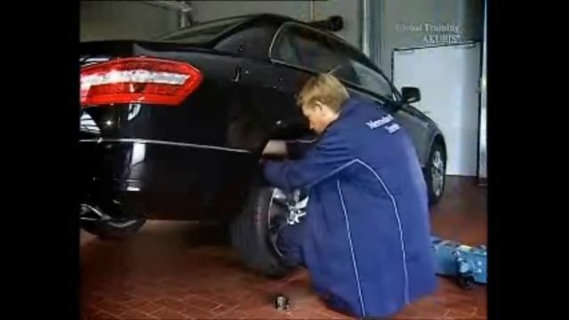 Increased ground clearance, installation of spacers with a faulty system Airmatic смотреть онлайн