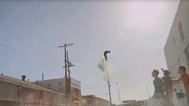 Пукан взорвался смотреть онлайн