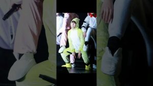 и хорошо что он не знает про такую как ты ((✧*✧*/～♡(♥