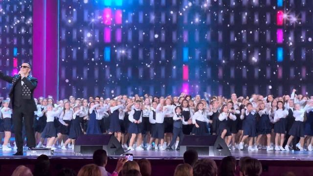 «2х2=4» - Александр Буйнов, Хор Юрия Гончара и Тодес смотреть онлайн