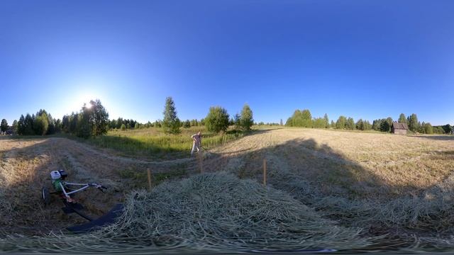 4K 360VR Уборка сена в +40 градусов / Mowing in a Russian village. Hay harvesting смотреть онлайн