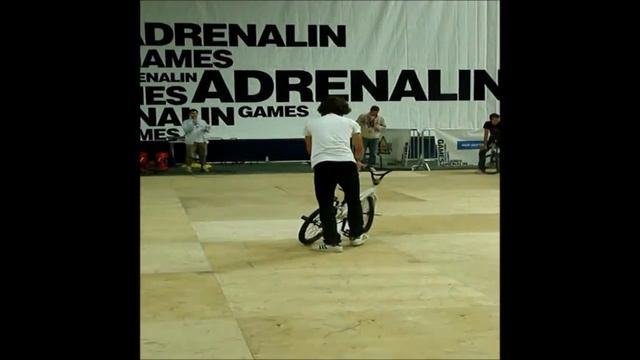 Adrenalin Games 2008 - BMX Flatland смотреть онлайн
