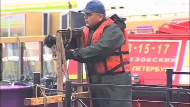 Закрывается навигация для маломерных судов /Gorod47.ru/ смотреть онлайн