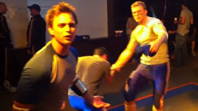 Blue Mountain State Set - Ninja Warrior Game смотреть онлайн