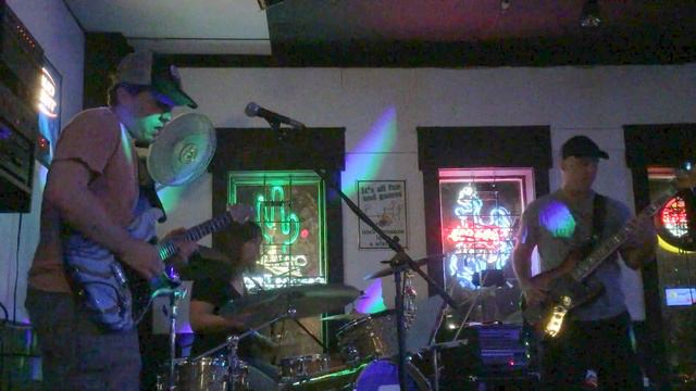 CK3 - 'Love Me Do', 'Pride & Joy' - 8/26/16 - Main St Tavern - Stratford, CT смотреть онлайн