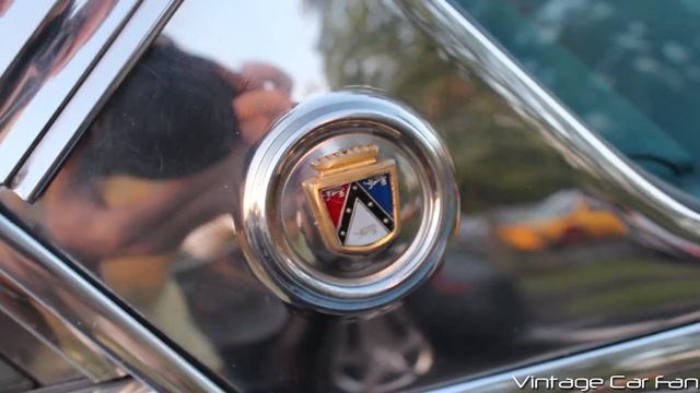 1953 Ford Crestline Victoria in Glacier Blue смотреть онлайн