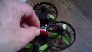 Лайфхак: постановка на подзарядку комнатного домашнего квадрокоптера Syma X26