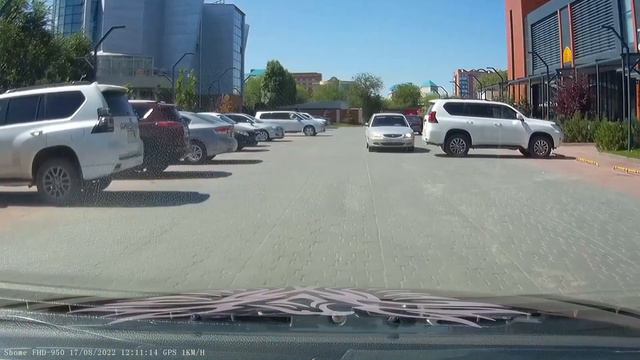 Выходной день. Гуляем по городу смотреть онлайн