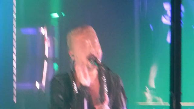 Tokio Hotel boy don't cry- live Brussels 1/05/2019 смотреть онлайн