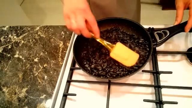 Жареные семечки. Как пожарить семечки вкусно! смотреть онлайн