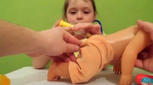 Куклы Пупсики Беби Бон . Лечим , делаем укол. Игры доктор