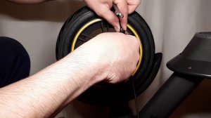 Как снять передние колесо на Ninebot KickScooter Max / How to remove the front wheel.