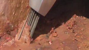 Игольчатый зачистной молоток JEX-24 в работе