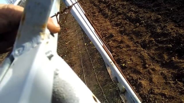 Как поставить зажимы на теплицу смотреть онлайн