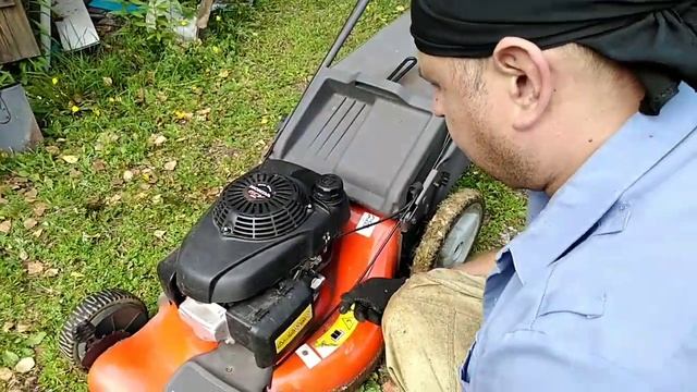 Газонокосилка Husqvarna. Подготовка к работе. смотреть онлайн