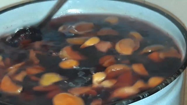 КОМПОТ ИЗ ЯГОД И СУХОФРУКТОВ смотреть онлайн