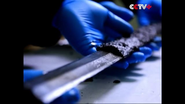 В Китае нашли древний меч возрастом более 2000 лет смотреть онлайн