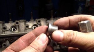 Как закрутить ввёртыш в головку