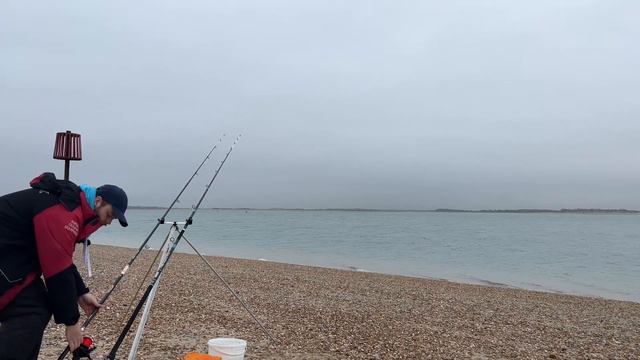Fishing A DEEP Low Water Venue | Sandy Point Hayling Island - Sea Fishing Uk смотреть онлайн
