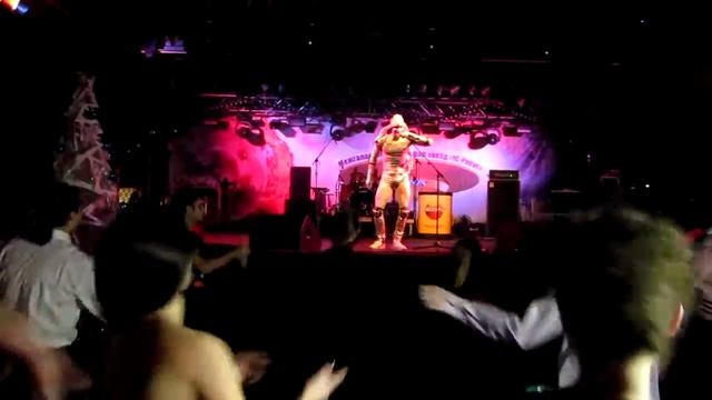 Мастер-класс по космическим танцам в клубе Milk смотреть онлайн