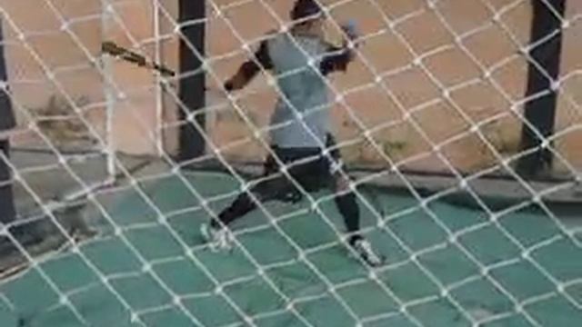 JOSE CHOURIO. BATTING PRACTICE IN THE CAGE смотреть онлайн