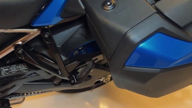 2023 Suzuki GSX S1000 GT HD Special Lookaround Le Moto Around The World смотреть онлайн