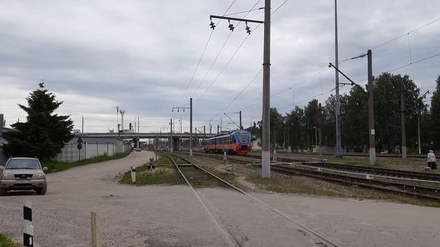 РА3-017 Орёл - Брянск и РА2-026 прибывают на ст.Брянск-I смотреть онлайн