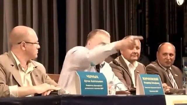 Жириновский орет, Ержан вставай на работу пора смотреть онлайн