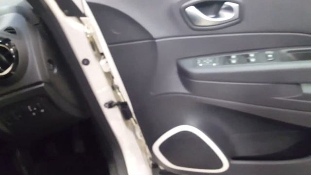 191MH62 - 2019 Renault Captur PLAY TCE 90 MY18 4DR 18,450 смотреть онлайн