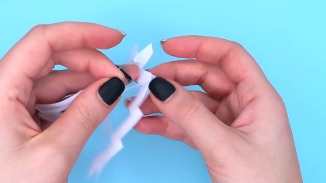 DIY УДИВИТЕЛЬНЫЕ СНЕЖИНКИ ИЗ БУМАГИ | НОВОГОДНИЕ УКРАШЕНИЯ ИЗ БУМАГИ смотреть онлайн