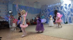 Дед Мороз подложил СВИНЬЮ!!!Новогодний утренник в садике у Николь