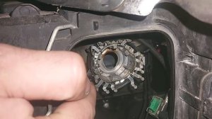 Замена лампочки ксенона на Audi Q5