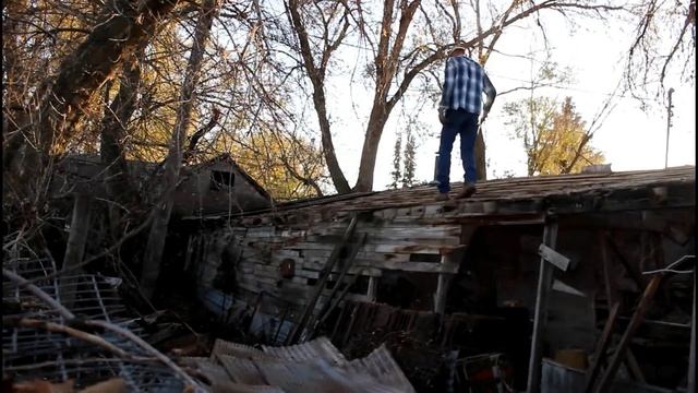 I Salvaged A Tin Roof For The Addition! смотреть онлайн