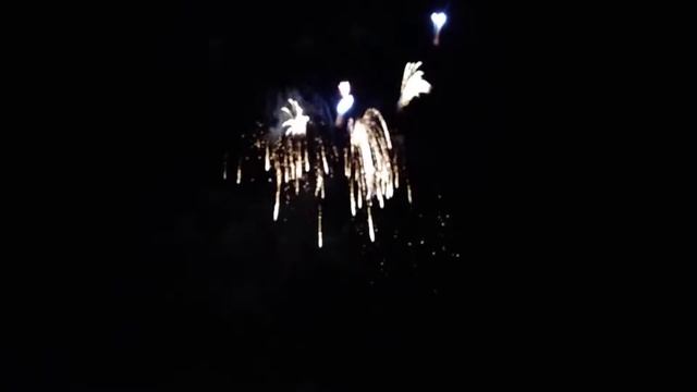 Салют на день Строителя в Магнитогорске (09.08.2019) смотреть онлайн