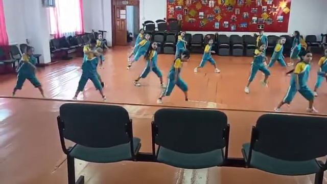 Репетиция в костюмах. Младшая группа. Тоб тоб тобороб смотреть онлайн