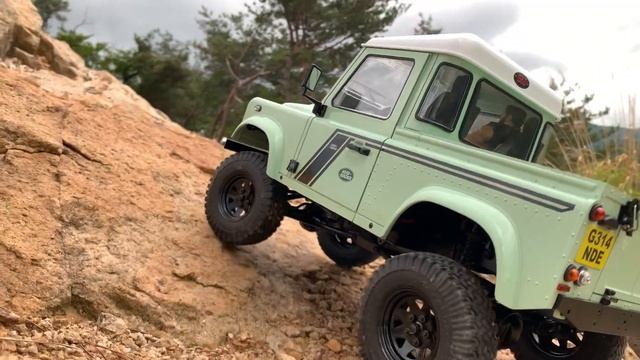 1/10 Scale RC : 2015 Land Rover Defender(D90) - Heritage Edition /  RC4WD Gelande II RTR W #1.