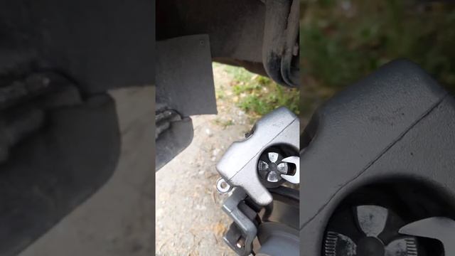 Замена задних тормозных колодок на Lada Vesta Sw Cross
