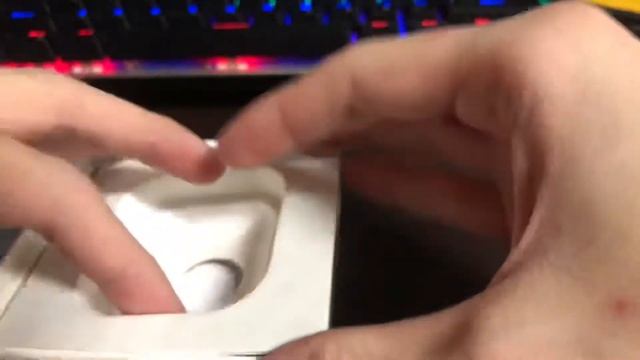 Распаковка наушников Apple AirPods 2 самая качественная реплика смотреть онлайн
