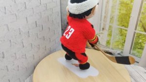 «Шайбу, шайбу!» / игрушка связана крючком