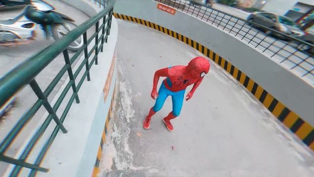 TEAM SPIDER-MAN vs VENOM FIGHTING BAD FAKE SPIDER-MAN (Epic Parkour POV Chase) смотреть онлайн