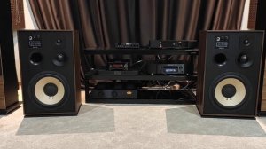 Floorstanding speakers Elipson Heritage XLS 15 +Amp Rega Elex R