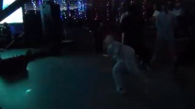 Da Funky Style Дракон танцует BREAK-DANCE смотреть онлайн