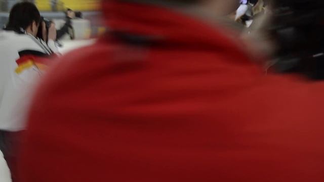 Немцы радуются победе на ЧМ и обнимаются прямо на льду смотреть онлайн