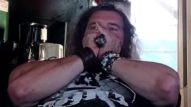 Bone Daddy's yellow jacket смотреть онлайн