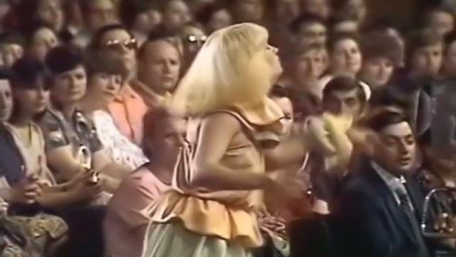 «Весёлый гном», музыка Ирины Кирилиной, стихи Александра Вратарёва, поёт Наталья Рожкова смотреть онлайн
