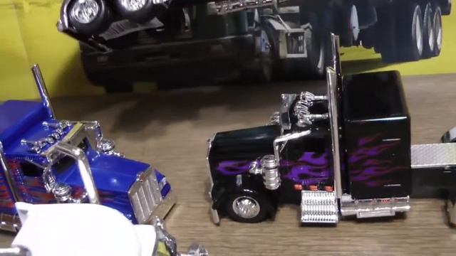 Kenworth W900 And International Lonestar 1/43 Made In New Ray