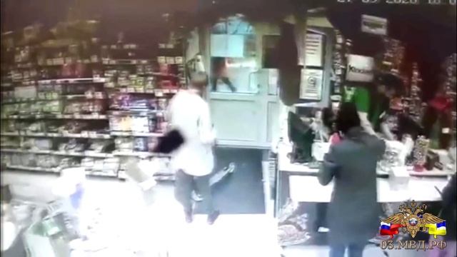 В Улан-Удэ женщина украла самокат у детей смотреть онлайн