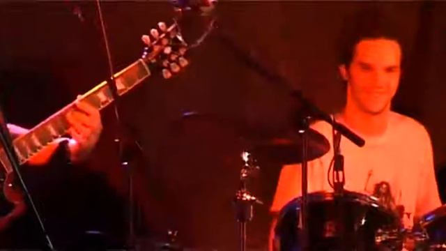 Denny Lloyd Band performing 'Loosen Up' live at Farmer Phil's Fest смотреть онлайн